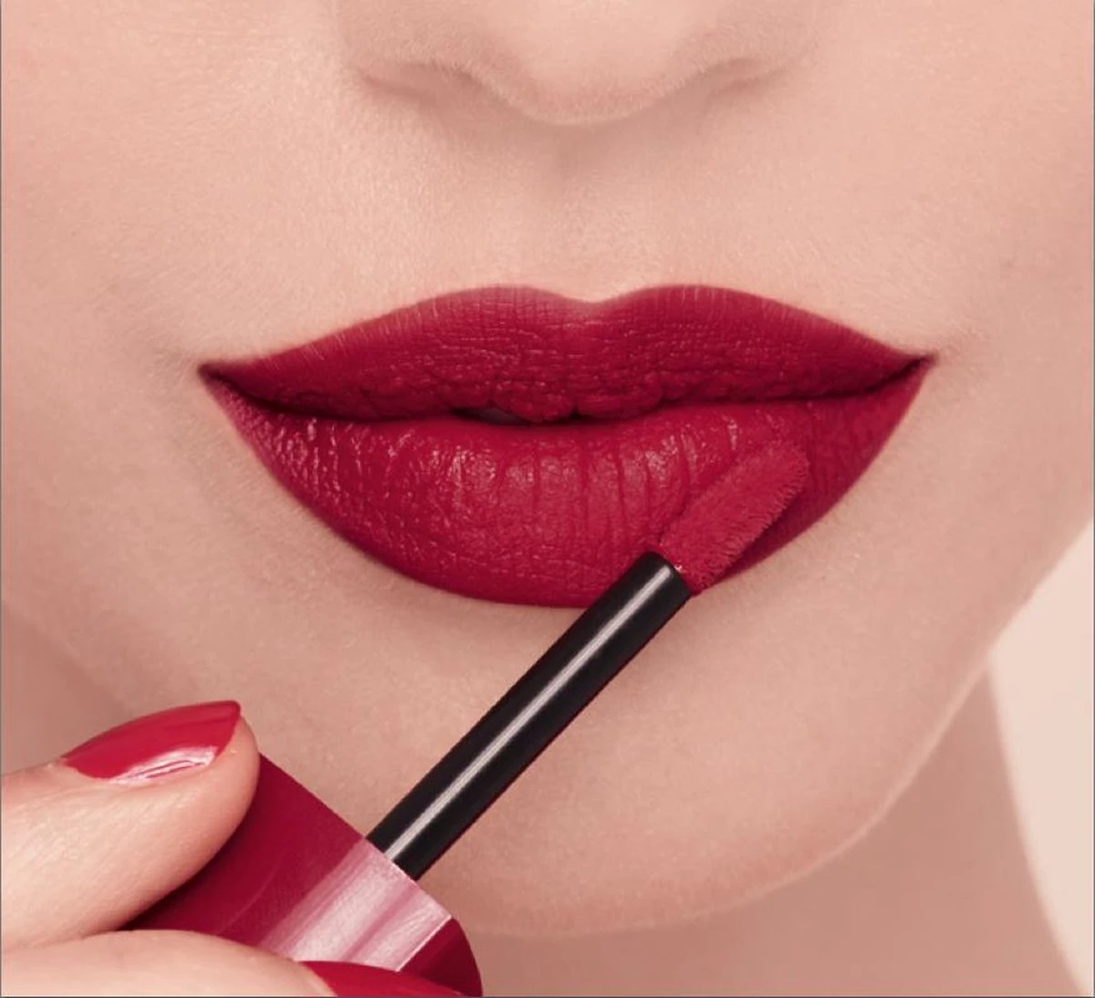 Bourjois Lippenstift Rouge édition Velvet Bourjois - 15 Red 6 Bourjois Lippenstift Rouge édition Velvet Bourjois - 15 Red - Afbeelding 4