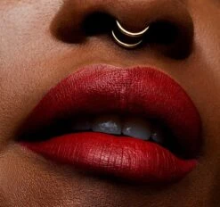 MAC RETRO MATTE LIQUID LIPSTICK - FEELS SO GRAND -Beste Lip Winkel 1200x1125 8