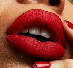 MAC RETRO MATTE LIQUID LIPSTICK - FEELS SO GRAND -Beste Lip Winkel 1200x1125 9