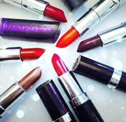 Rimmel London Moisture Renew Lipstick - Pink Fame - Lilac-Violet -Beste Lip Winkel 1200x1168