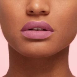 L'Oréal Paris Les Macarons Langhoudende Matte Lipstick - 818 Dose Of Rose – Roze – 6,7 Ml 14 L'Oréal Paris Les Macarons Langhoudende Matte Lipstick - 818 Dose Of Rose – Roze – 6,7 Ml -Beste Lip Winkel 1200x1200 191