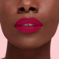 L’Oréal Paris Make-Up Designer Les Macarons Lippenstift - 828 Framboise Frenzy - Rood - Langhoudend - 6,7 Ml 21 L’Oréal Paris Make-Up Designer Les Macarons Lippenstift - 828 Framboise Frenzy - Rood - Langhoudend - 6,7 Ml -Beste Lip Winkel 1200x1200 285