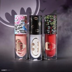 Makeup Revolution X Harley Quinn™ - What You Think I’m A Doll? Lip Gloss -Beste Lip Winkel 1200x1200 31