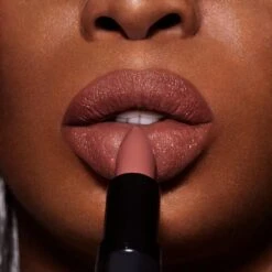 Rimmel London Lasting Finish Lippenstift - 710 Get Dirty -Beste Lip Winkel 1200x1200 463