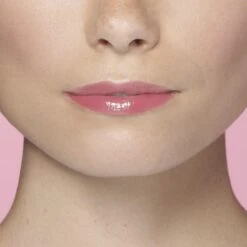 L’Oréal Paris Brilliant Signature Lippenstift - 305 Be Captivating - Roze - Ultra Glanzend -Beste Lip Winkel 1200x1200 466