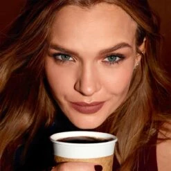 Maybelline SuperStay Matte Ink Lipstick Coffee Collection Limited Edition - 265 Caramel Collector - Nude Lippenstift - 5 Ml -Beste Lip Winkel 1200x1200 670