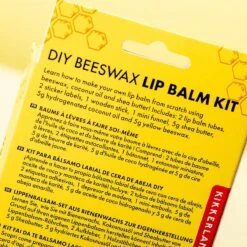 Kikkerland DIY Bijenwas Lip Balsem Kit - Maak Je Eigen Lippenbalsem - 100% Natuurlijk - Voor Twee Balsem Sticks 13 Kikkerland DIY Bijenwas Lip Balsem Kit - Maak Je Eigen Lippenbalsem - 100% Natuurlijk - Voor Twee Balsem Sticks -Beste Lip Winkel 1200x1200 769