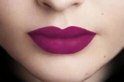 L'Oréal Paris Rouge Signature Lippenstift - 104 I Rebel - Paars - Matte Vloeibare Lipstick -Beste Lip Winkel 1200x799 2
