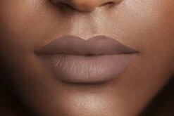 L'Oréal Paris Rouge Signature Lippenstift - 117 I Stand - Nude - Matte Vloeibare Lipstick 19 L'Oréal Paris Rouge Signature Lippenstift - 117 I Stand - Nude - Matte Vloeibare Lipstick -Beste Lip Winkel 1200x800 22