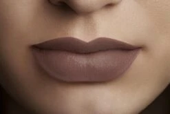 L'Oréal Paris Rouge Signature Lippenstift - 117 I Stand - Nude - Matte Vloeibare Lipstick 17 L'Oréal Paris Rouge Signature Lippenstift - 117 I Stand - Nude - Matte Vloeibare Lipstick -Beste Lip Winkel 1200x802 1