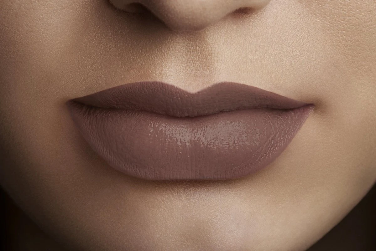 L'Oréal Paris Rouge Signature Lippenstift - 117 I Stand - Nude - Matte Vloeibare Lipstick 5 L'Oréal Paris Rouge Signature Lippenstift - 117 I Stand - Nude - Matte Vloeibare Lipstick - Afbeelding 3