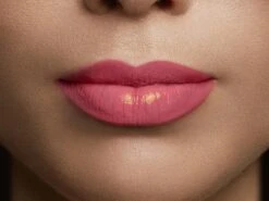 L'Oréal Paris Color Riche Shine Lipstick Lippenstift - 111 Pink Wonderland -Beste Lip Winkel 1200x900 4