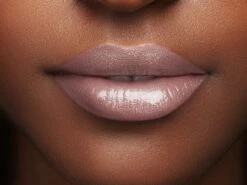 L'Oréal Paris Color Riche Shine Lippenstift - 658 Topless -Beste Lip Winkel 1200x900 6