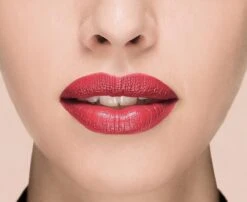 L'Oréal Paris X Isabel Marant Lippenstift - Limited Edition - 05 Pigalle Western - Rood 17 L'Oréal Paris X Isabel Marant Lippenstift - Limited Edition - 05 Pigalle Western - Rood -Beste Lip Winkel 1200x979