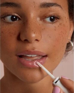 Labello Caring Lip Oil Dress Nude - 5.5 Ml -Beste Lip Winkel 962x1200 1