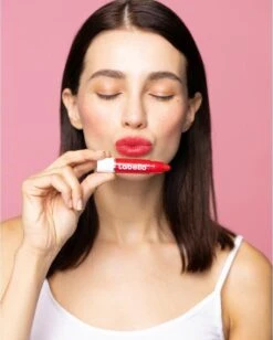 Labello Crayon Lipstick Poppy Red -Beste Lip Winkel 962x1200 3